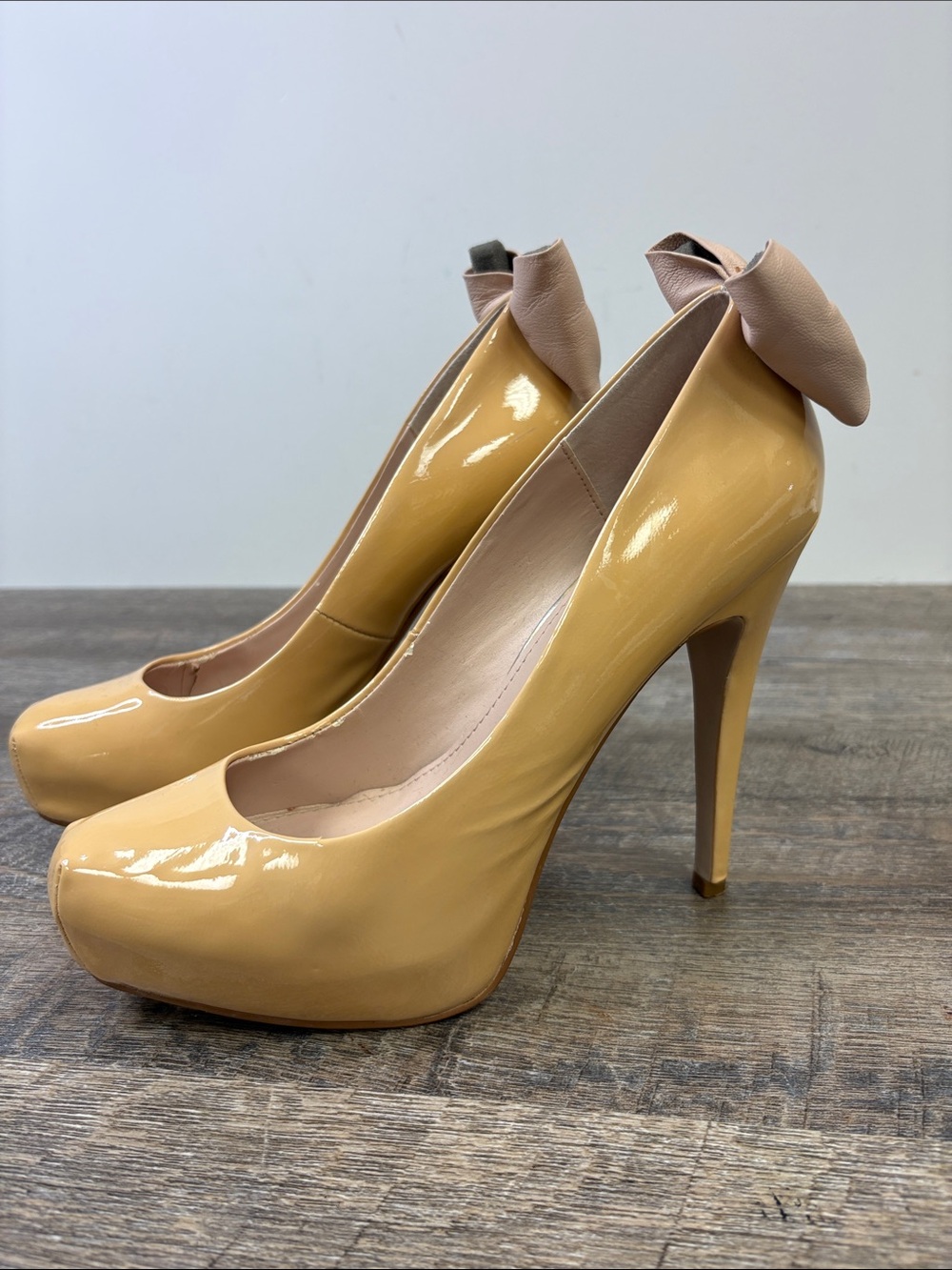 Dolce Vita Patent Leather Platform Pumps with Bow Heels Nude Beige Size 7